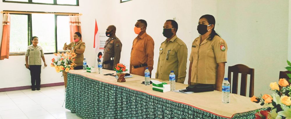 Camat Kota Tambolaka antusias menerima Sosialisasi COVID-19