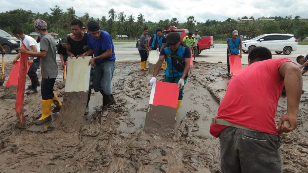 Bandara Umbu Mehang Kunda Waingapu Kembali Dibuka,Pasca Bersihkan Area Run Away.