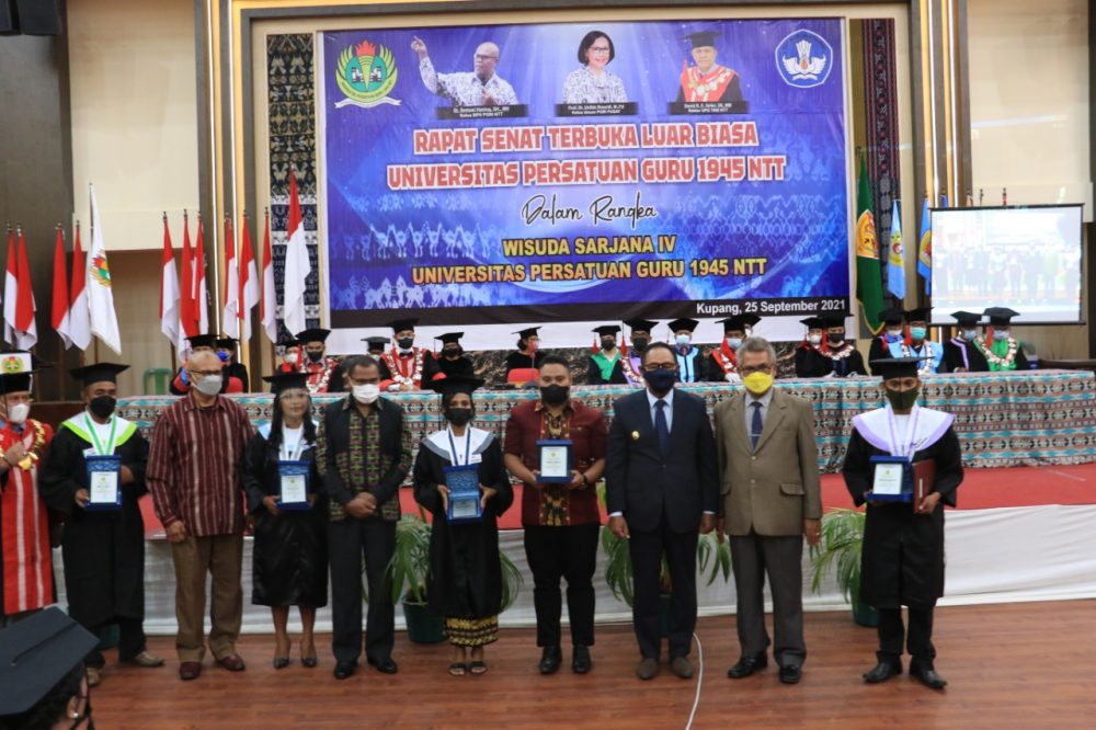 WaGub NTT, Hadir Wisuda/I UPG 1945