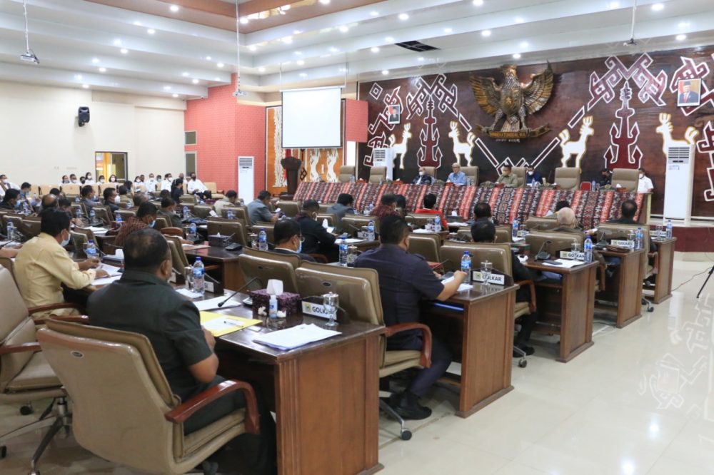 Gubernur NTT, Hadir Rapat Paripurna Anggota DPRD Provinsi NTT, Dengan Persetujuan Penetapan Rancangan Perubahan APBD TA. 2021