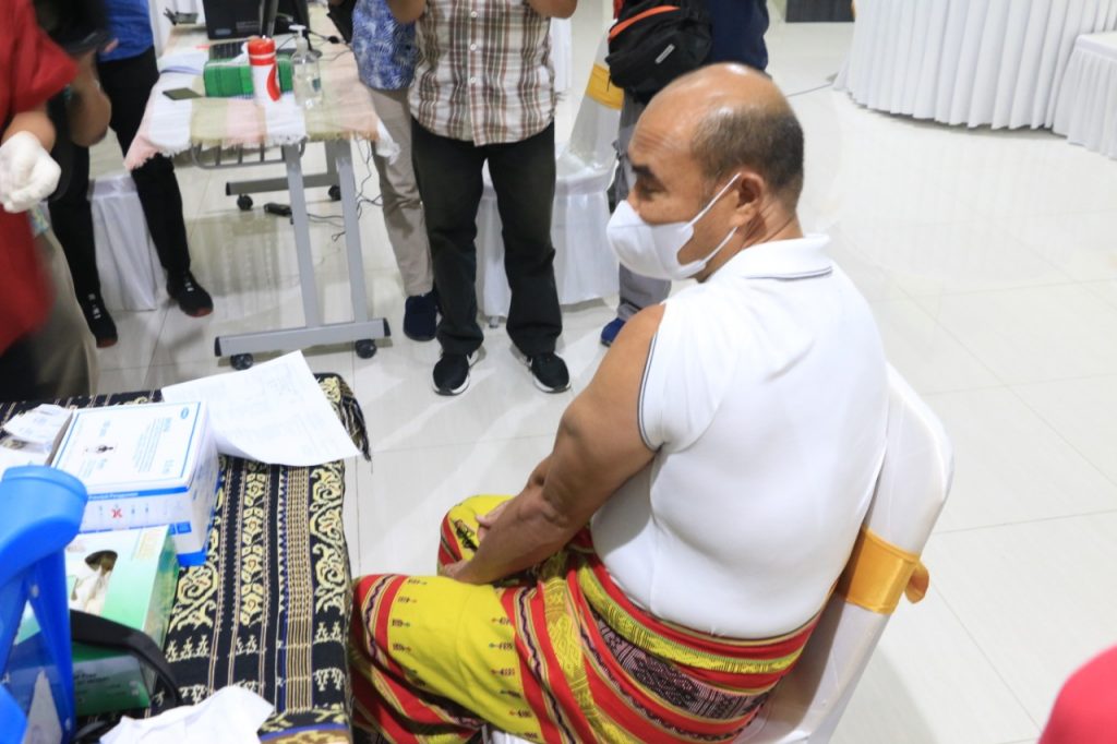 Gebernur NTT, VBL Terima Vaksin Dosis Kedua, Jenis Astrazenca Untuk Dorong Organisasi Profesi dan Parpol Terlibat Aktif Untuk Percepatan Vaksinasi