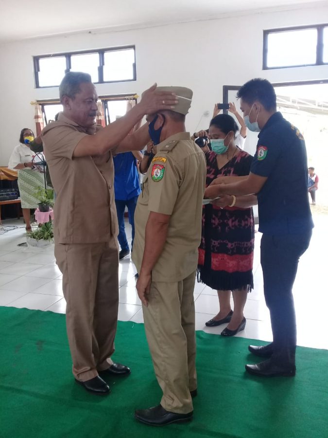 Wakil Bupati Melantik Kepala Desa Waipangali.