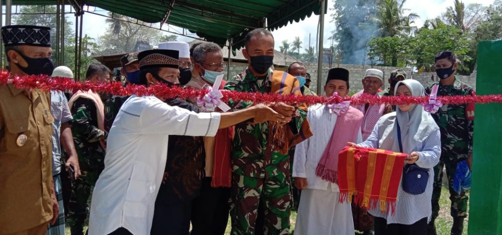 Serbuan Teritorial Kodim bersama masyarakat Renovasi masjid Raden Bilal Kodi