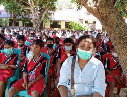 ROMBONGAN GUBERNUR BERSAMA BUPATI SBD DISAMBUT MERIAH DI SMK KASIMO