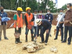 Peletakan Batu Pertama Pembangunan Kantor Cabang Anakalang Bank NTT Oleh Gubernur NTT