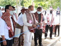 Gubernur NTT Resmikan Sarana Air Bersi Siap Minum Di Desa Oenoni II Kabupaten Kupang