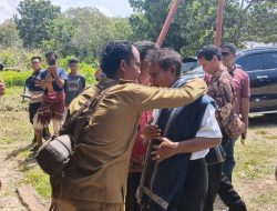 TAPAL BATAS,PEMBANGUNAN LAIN BUPATI SBD JUMPA PERS DI DESA KARANG INDAH