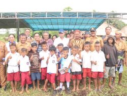 Kunjungi Sumba Barat Daya, Gubernur VBL Panen Jagung TJPS dan Tinjau Puskesmas Kori 