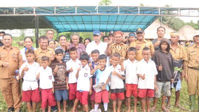 Kunjungi Sumba Barat Daya, Gubernur VBL Panen Jagung TJPS dan Tinjau Puskesmas Kori 