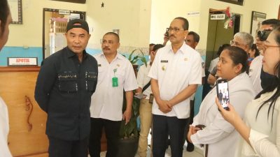Gubernur VBL meninjau Puskesmas Lawonda dan kunjungi SMA N 1 Umbu Ratu Nggay Barat