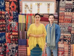 Dukungan dari Dekranasda NTT, Temma Prasetiyo Menampilkan Seluruh Motif Tenun NTT Di Dubai Fashion Show 2023 Panggung Internasional