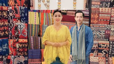 Dukungan dari Dekranasda NTT, Temma Prasetiyo Menampilkan Seluruh Motif Tenun NTT Di Dubai Fashion Show 2023 Panggung Internasional