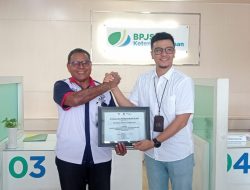 GM. KSP Kopdit Swasti Sari, Kembali Menerima Piagam Penghargaan Paritrana Award Dari BPJS Ketenagakerjaan Cabang NTT