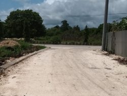 JALAN HOTMIX DALAM KOTA DESA RADAMATA DITINGKATKAN