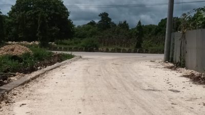 JALAN HOTMIX DALAM KOTA DESA RADAMATA DITINGKATKAN