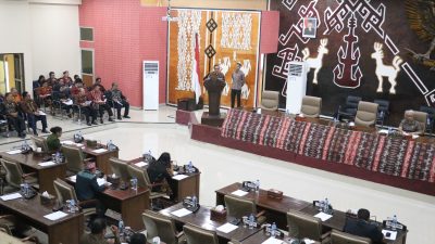 Ayodhia Kalake, Menghadiri Rapat Paripurna DPRD NTT