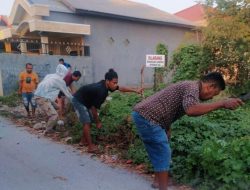 Warga RT 36 Kerja Bakti Melestarikan Budaya Gotong Royong