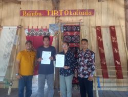 Kerja sama UNIKA Weetebula dengan Sanggar Tenun Rambu Tirto Kaliuda