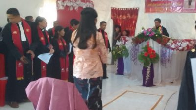 Penthabisan Pendeta di GKS Waikara