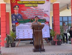 KAPOLRES SBD PIMPIN PELAKSANAAN DEKLARASI PEMILU DAMAI TAHUN 2024 DI MAKO POLRES SUMBA BARAT DAYA
