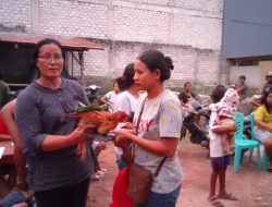 Pemerintah Desa Kalena Wanno Bagikan Bantuan Ayam Kampung dan Bibit Sayur kepada Bumil, Anak Stunting hingga Lansia