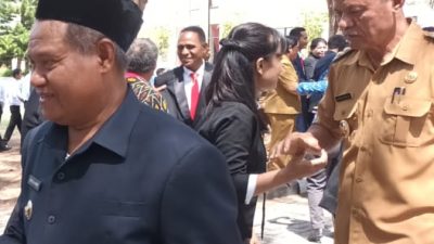 BUPATI SBD SEBUT ; ORANG GILA YANG USULKAN PENJABAT BUPATI MEREKA HARUS TAHU MEMBACA UNDANG-UNDANG.WAKIL KETUA DEWAN SAMSI PUA GOLO MENEPIS PERNYATAAN BUPATI