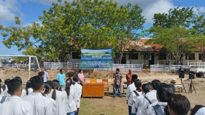 KKN Unika Weetebula 2023: Mahasiswa Berkarya di Beberapa Desa di Sumba. Kepala UPT menghimbau untuk selalu berkordinasi dengan pihak Desa/Paroki