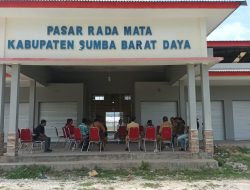 Kadis Perindustrian dan Perdangangan SBD,Agus Dappa Lakukan Rapat Perdana Ruko Radamata
