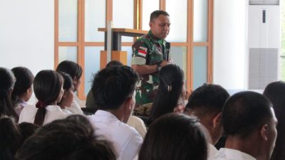 Kasrem 161/ Wira Sakti Kupang Kolonel Cpl. Simon Petrus Kamlasi Beri Kuliah Umum Universitas Katolik Weetebula