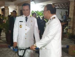 Bupati dan Wakil Bupati Sumba Barat Yohanis Dade dan John Lado Bora Kabba Tampil Menari Ja’i Bersama Acara Tos Kenegaraan