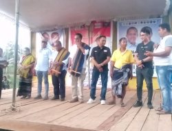 Safari Politik Paket Rakyat, Lautan Manusia Memenuhi Lapangan Homba Karipit 