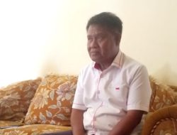 Mantan Bupati SBD dr.Kornelius Kodi Mete Gelar Jumpa Pers Terkait Pilkada dan Perumda Lawadi