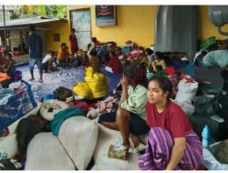 Meski Tinggal Di Posko Darurat Para Pengungsi Tetap Mendapatkan Pelayanan Terbaik Dari Pemerintah Daerah
