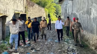 Bupati SBD Pimpin Aksi Bersih-Bersih Pasar Waimangura