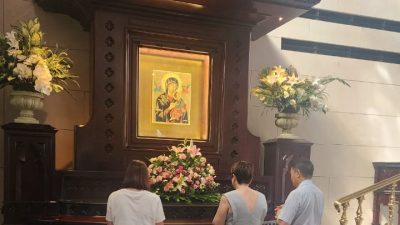 Melkianus Lubalu Berdoa dihadapan Bunda Maria di Kuala Lumpur — Refleksi Iman Dermawan Sumba