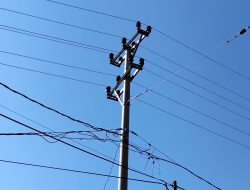 Listrik Padam Berulang Kali, Warga Mengamuk Khawatir Barang Elektronik Rusak Massal.