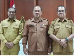 Gubernur NTT Menetapkan PLH Sekda Provinsi Ke Yahanes Oktavianus MM.